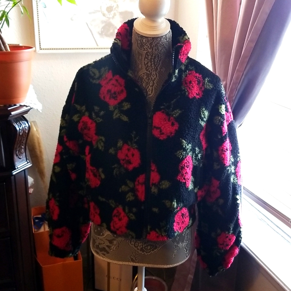 Rose sherpa jacket🌹